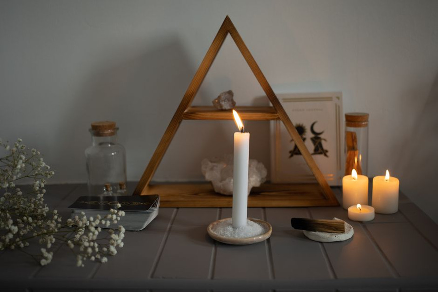 Creating Your Sacred Space: A Modern Tarot Altar Guide