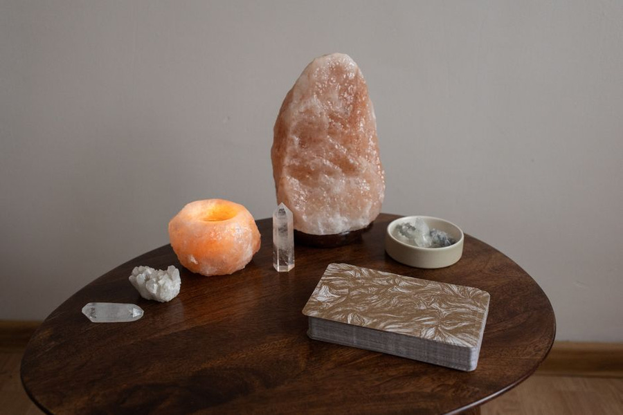 Creating Mindful Tarot Altars to Deepen Daily Reflection