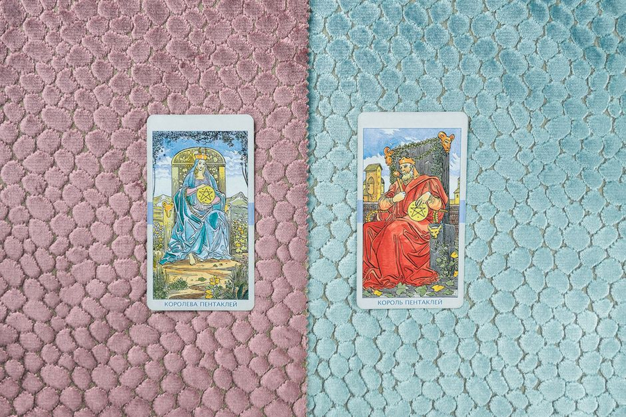 Unlocking Abundance: Lessons from the King of Pentacles in Your Daily Life
