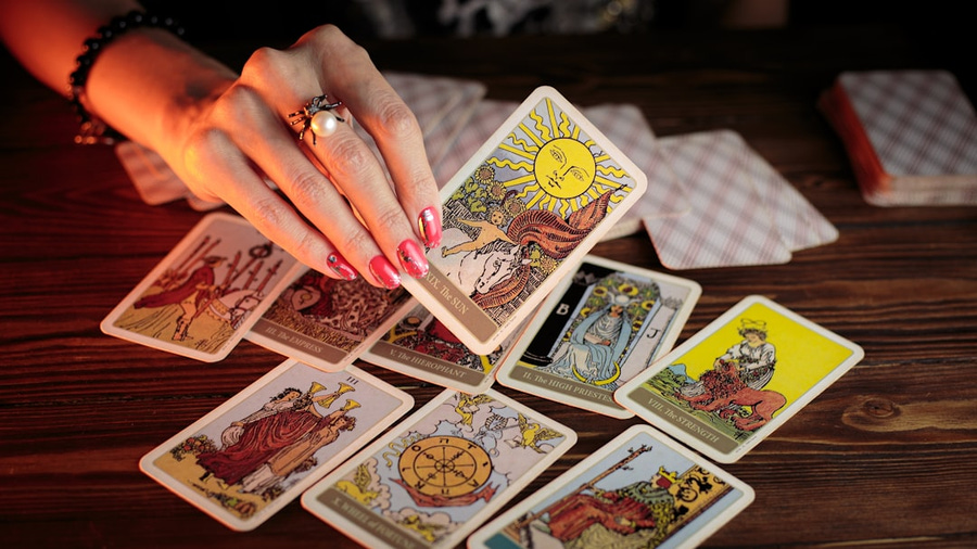 7 Tarot Rituals to Boost Mindfulness and Daily Reflection