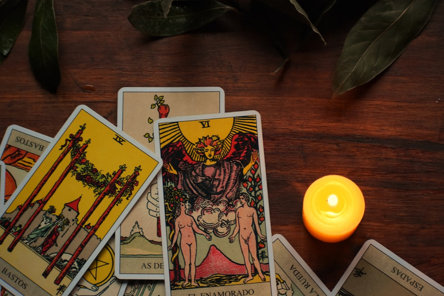 7 Empowering Daily Tarot Rituals for Beginners to Start Reflecting Today