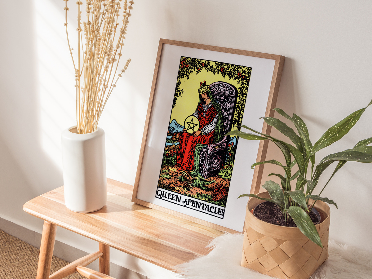 RW-Queen-of-Pentacles_scene-01