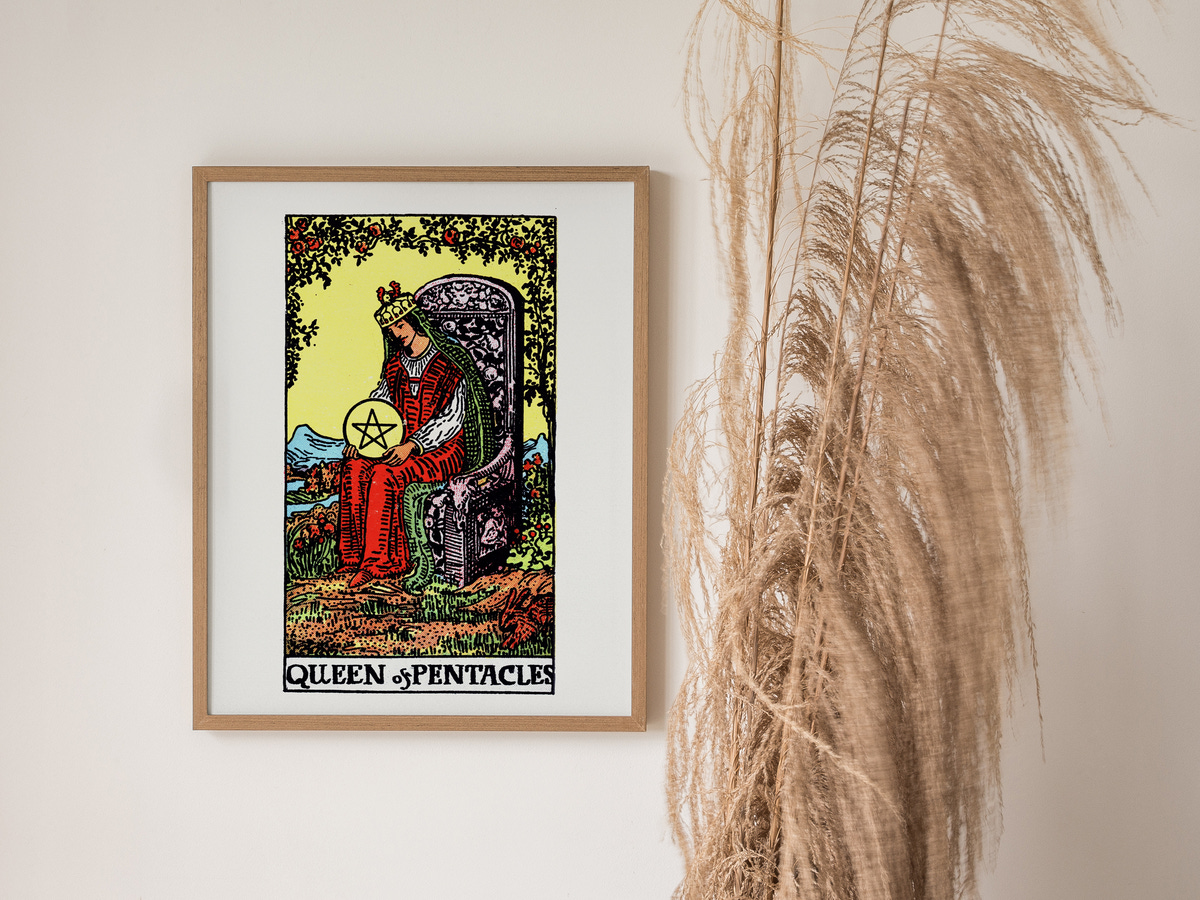 RW-Queen-of-Pentacles_scene-03