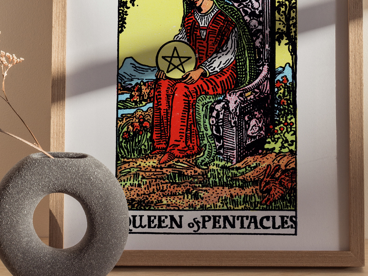 RW-Queen-of-Pentacles_scene-04