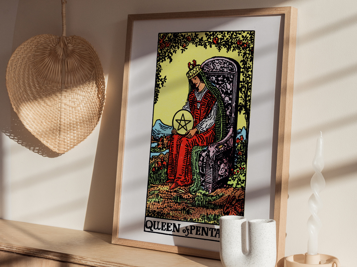 RW-Queen-of-Pentacles_scene-05