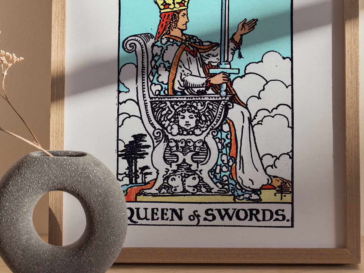 RW-Queen-of-Swords_scene-04